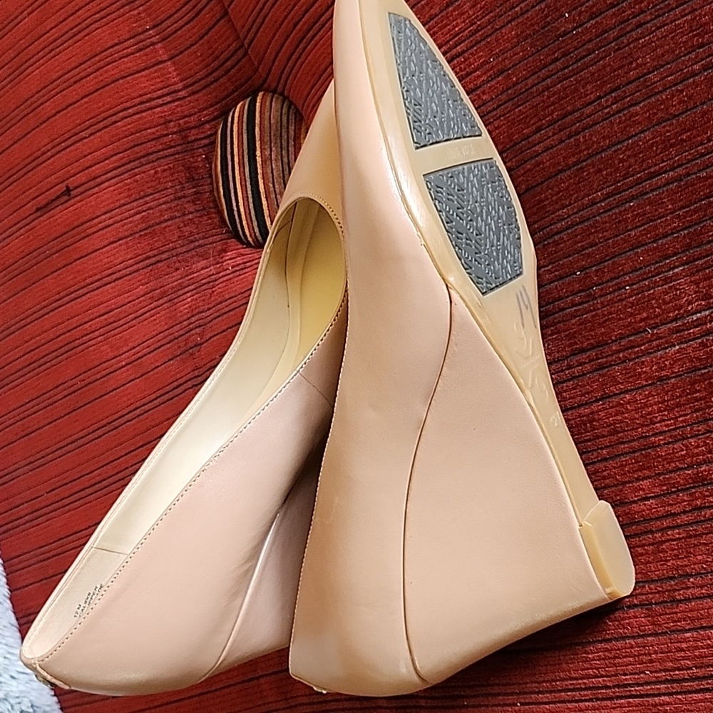 Shoes - Picture 4 of 5